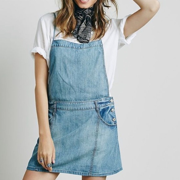 ♥️… Free People Savannah Chambray Denim Blue Overall Mini Dress - Picture 4 of 10